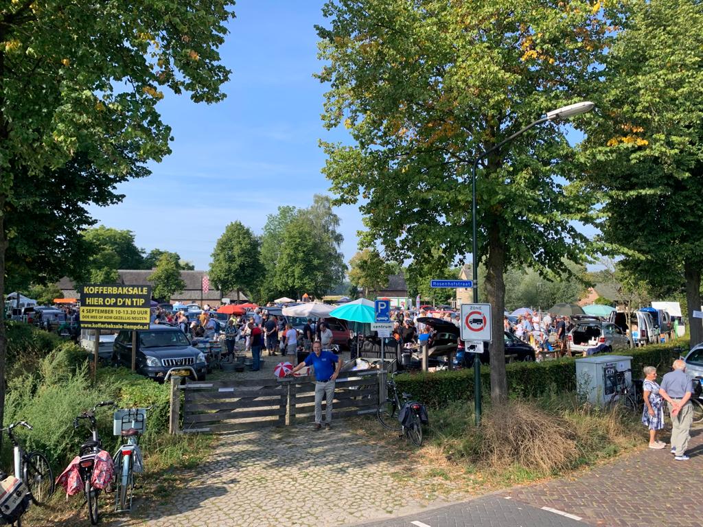 Kofferbaksale 2022-09-05 at 10.31.56 AM